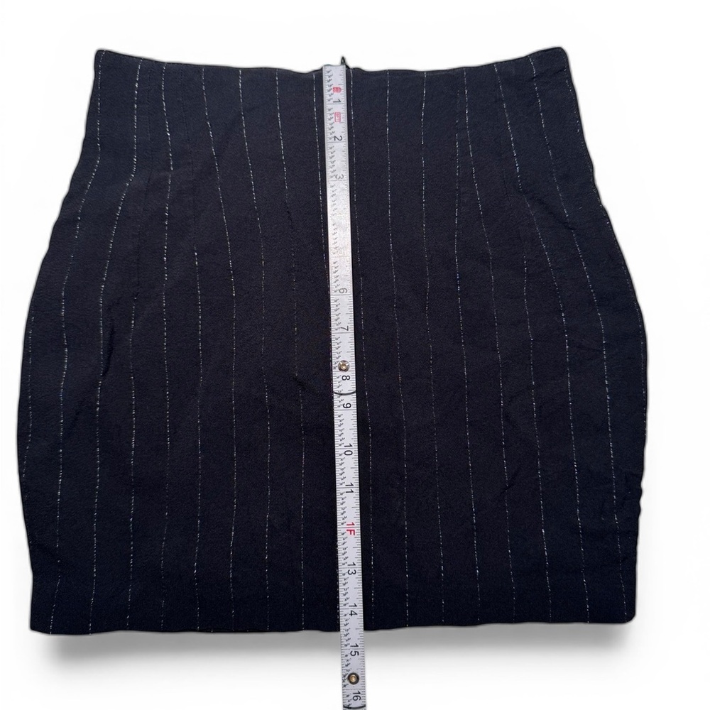 Vintage Y2K Caché Skirt Black Silver Pinstripe Mini - Picture 3 of 5